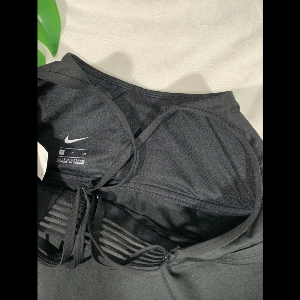 NEW Nike Swimsuit Cross-Back‎ Black Tankini Top